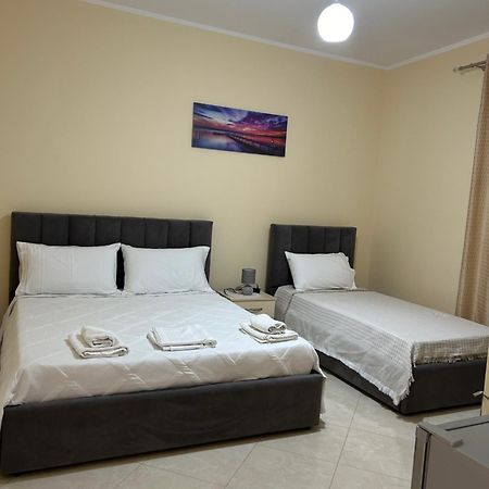 Rest House Вльора Екстер'єр фото