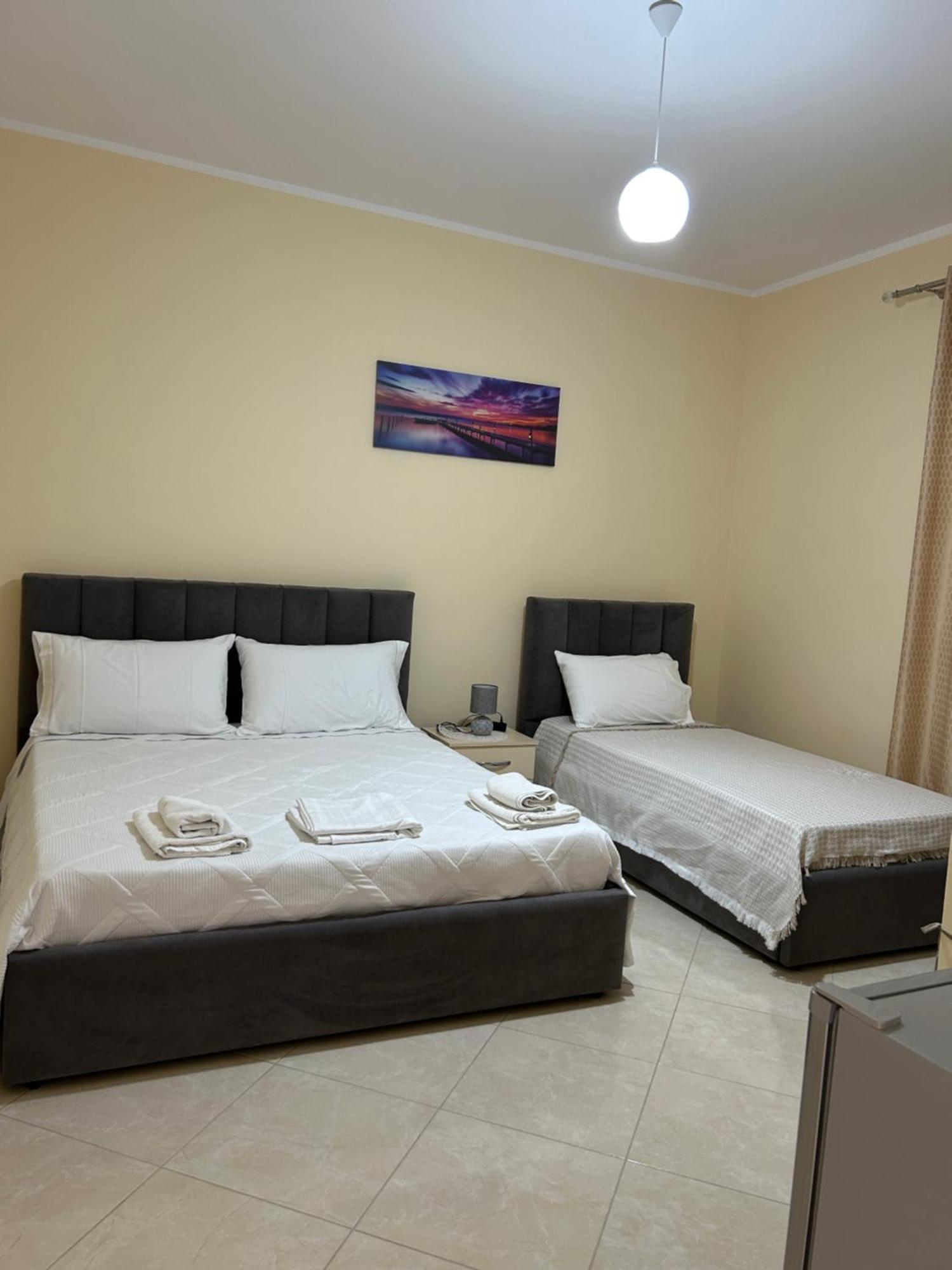 Rest House Вльора Екстер'єр фото